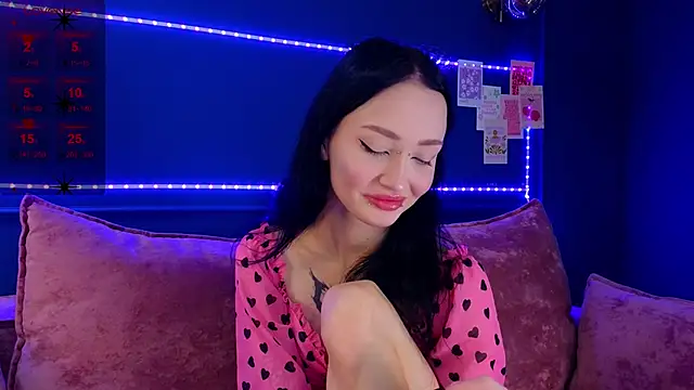 Snapshot of _holly_berry_ chatting on 7, 10, 2025  holly berry  online show from 7, 10, 2025