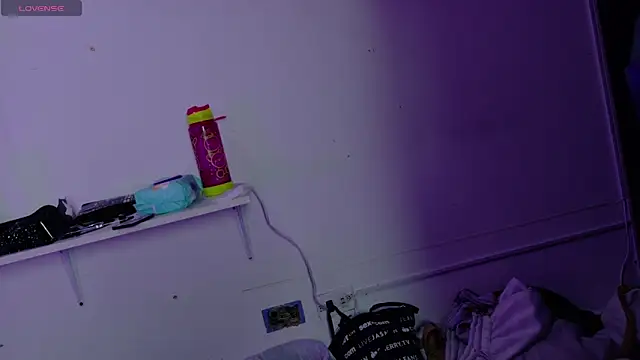 Alicee stone  online show from 14, 10, 2025