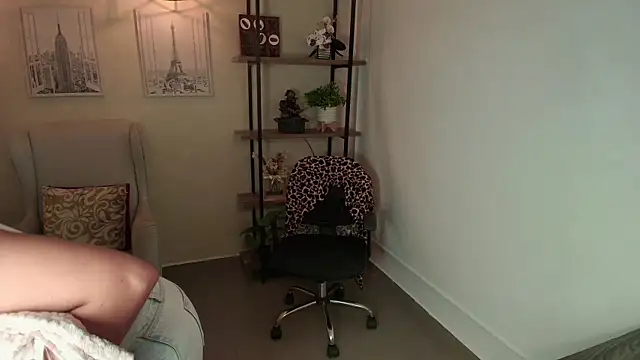 Snapshot of _Victoria_Collins chatting on 17, 6, 2026 Victoria Collins online show from 17, 6, 2026