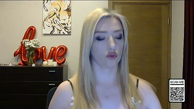 Snapshot of Wild_Silk_Desire chatting on 28, 2, 2026 Wild Silk Desire online show from 28, 2, 2026