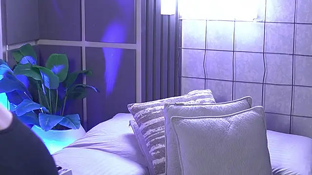 Susan wall online show from 6, 10, 2025