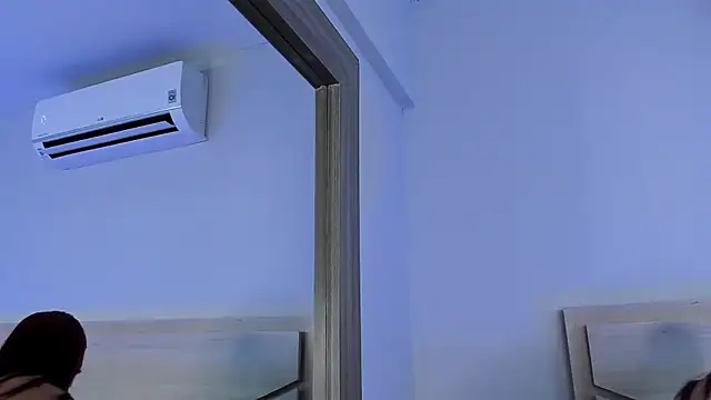 ZoeMorris online show from 15, 10, 2025