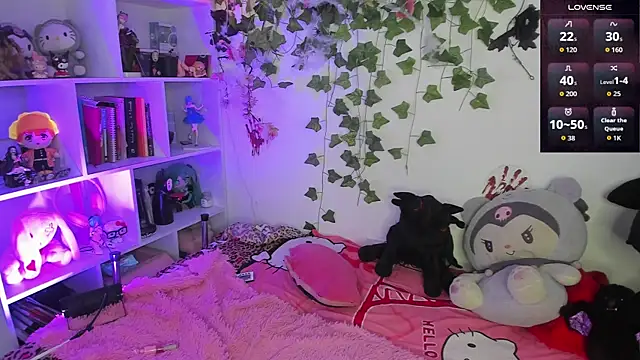 sarahminage  online show from 18, 11, 2025