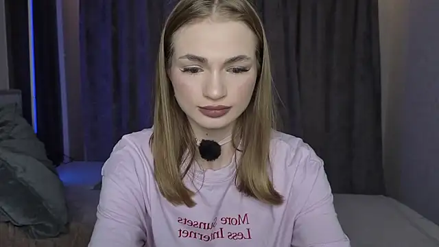 Snapshot of Pussyya777 chatting on 12, 11, 2025 Pussyya777 online show from 12, 11, 2025