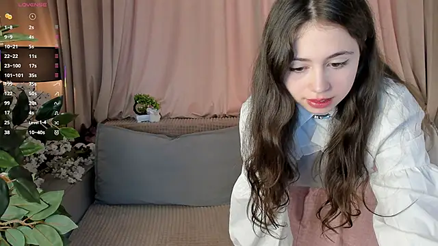 Snapshot of JulianaChapel chatting on 2, 11, 2025 JulianaChapel online show from 2, 11, 2025