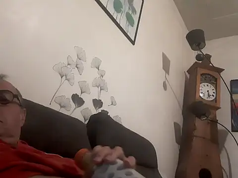 Snapshot of Vince072 chatting on 19, 9, 2025 Vince072 online show from 19, 9, 2025