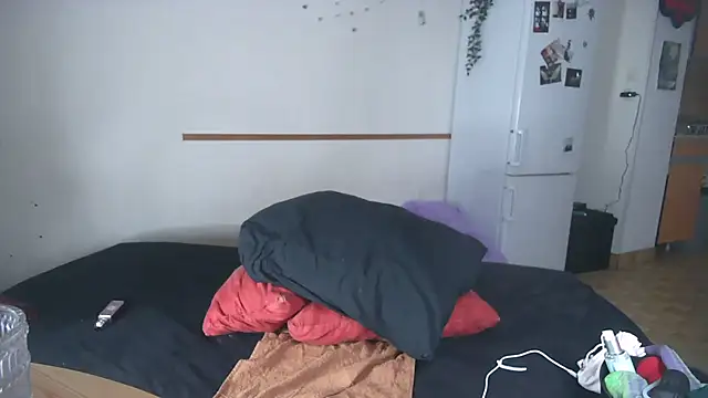 Snapshot of Violett3333 chatting on 18, 3, 2026 Violett3333 online show from 18, 3, 2026