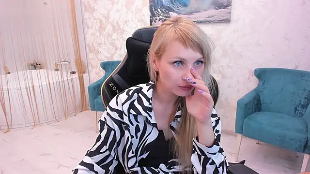 Snapshot of LindaSandy_1 chatting on 15, 9, 2025 LindaSandy 1 online show from 15, 9, 2025