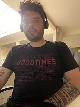 Snapshot of uto857 chatting on 18, 11, 2025 uto857 online show from 18, 11, 2025