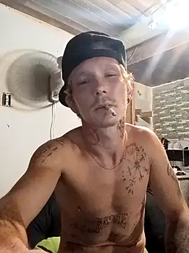 Snapshot of mastertrap chatting on 25, 9, 2025 mastertrap online show from 25, 9, 2025