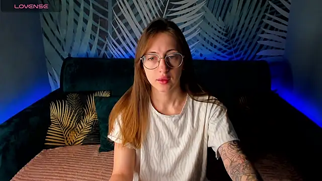 ChristyCrayme online show from 14, 11, 2025