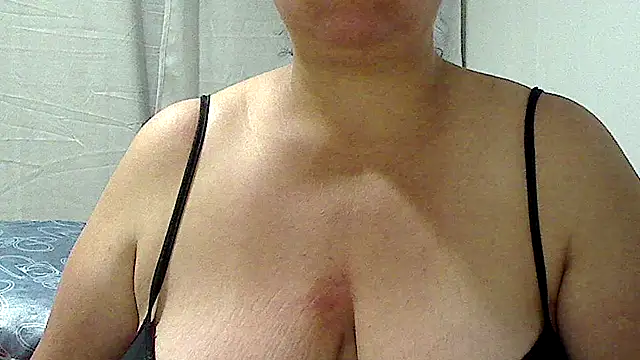 luciana69hot online show from 24, 10, 2025