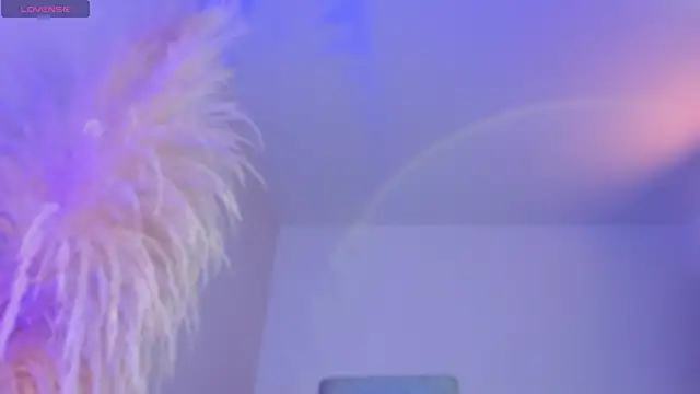 Snapshot of liiamluna_ chatting on 11, 11, 2025 liiamluna online show from 11, 11, 2025