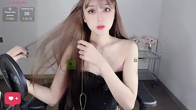 OwQoll online show from 23, 10, 2025