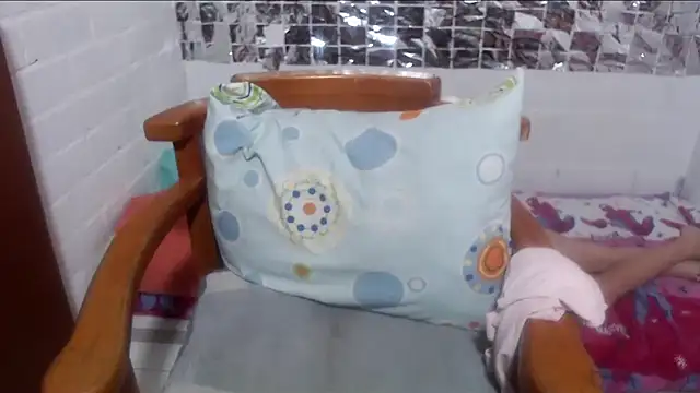 rose-crystal online show from 15, 12, 2025