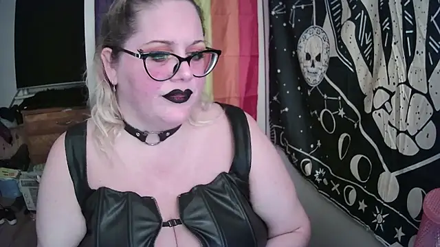 Snapshot of Kinky_Witch chatting on 9, 9, 2025 Kinky Witch online show from 9, 9, 2025