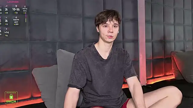 Snapshot of AnthonyHall chatting on 7, 11, 2025 AnthonyHall online show from 7, 11, 2025