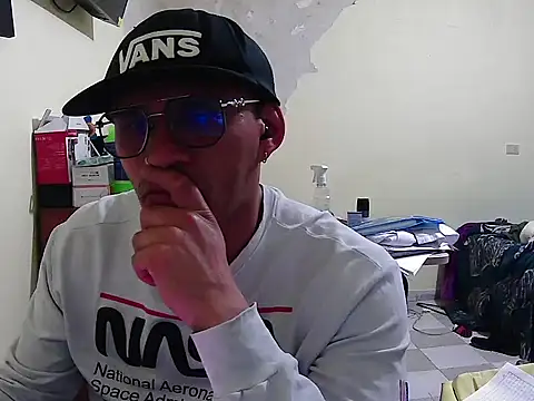 DOBLEWYOSK69G online show from 24, 10, 2025