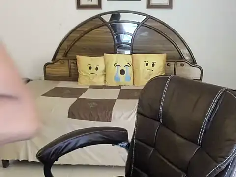 LovelyYoYo online show from 8, 10, 2025