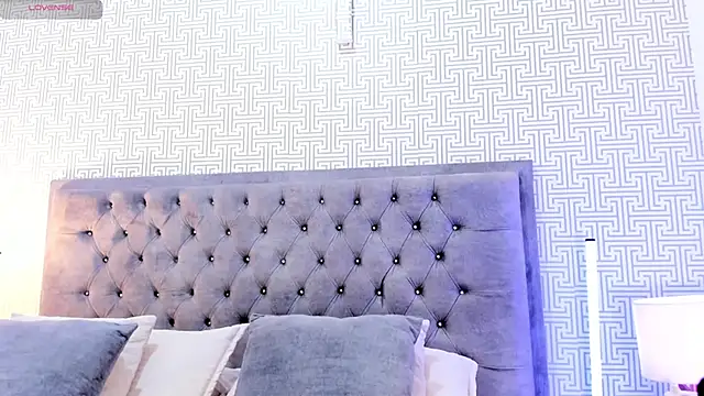 Evaa Lunna  online show from 19, 11, 2025