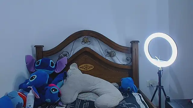 Aria Arthur online show from 1, 10, 2025