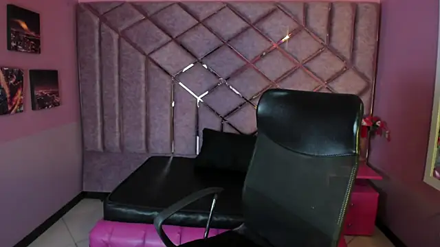 Snapshot of Pamela_Squirtt chatting on 2, 4, 2026 Pamela Squirtt online show from 2, 4, 2026