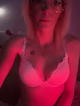 Snapshot of geilemine chatting on 30, 9, 2025 geilemine online show from 30, 9, 2025