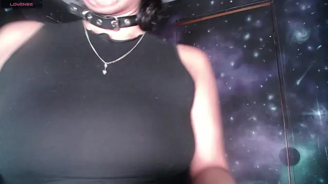 CristaldelLeon s online show from 25, 10, 2025
