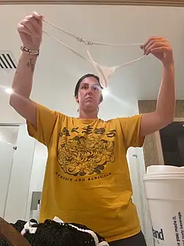 sweetsirenn online show from 8, 11, 2025