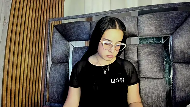 Cherry  Hot online show from 13, 12, 2025