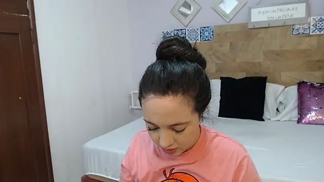 Snapshot of ScarletLevis chatting on 20, 9, 2025 ScarletLevis online show from 20, 9, 2025