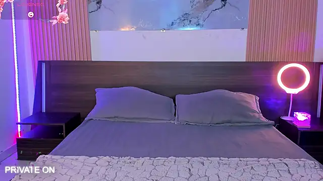 Snapshot of samanthaa_moon chatting on 4, 12, 2025 samanthaa moon online show from 4, 12, 2025