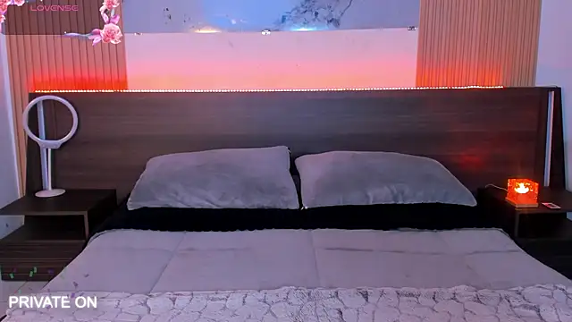 samanthaa moon online show from 23, 6, 2026