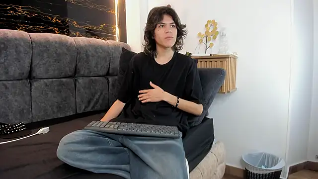 Diamond twink online show from 20, 3, 2026