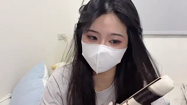 Snapshot of LHeart chatting on 18, 9, 2025 LHeart online show from 18, 9, 2025