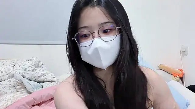 Snapshot of LHeart chatting on 29, 5, 2026 LHeart online show from 29, 5, 2026