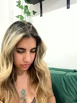 Snapshot of lushPeach chatting on 8, 1, 2026 lushPeach online show from 8, 1, 2026