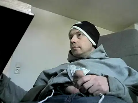 Snapshot of skateboy78 chatting on 3, 1, 2025 skateboy78 online show from 3, 1, 2025