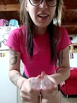 Snapshot of kittymanila chatting on 12, 10, 2025 kittymanila online show from 12, 10, 2025