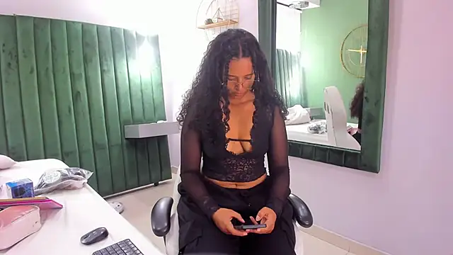 Sweet Lucyy online show from 27, 9, 2025