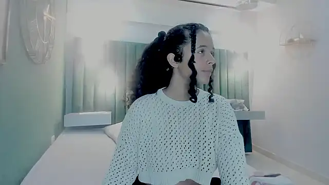 Sweet Lucyy online show from 28, 9, 2025