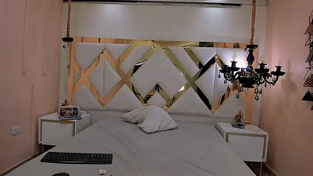 Sweet Lucyy online show from 11, 10, 2025