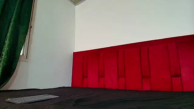 Emma Valencia 001 online show from 1, 2, 2026