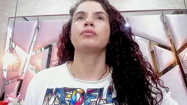 ThaliaCross online show from 29, 10, 2025