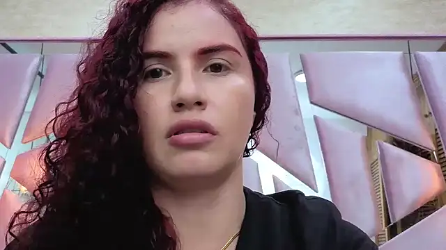 ThaliaCross online show from 4, 3, 2026