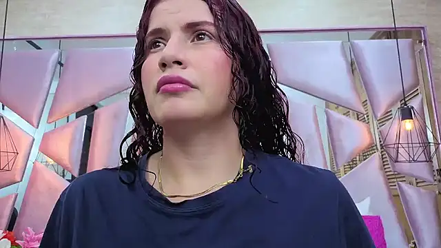 ThaliaCross online show from 10, 3, 2026