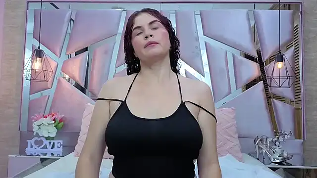 ThaliaCross online show from 30, 4, 2026