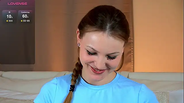 Snapshot of YungTessa chatting on 30, 9, 2025 YungTessa online show from 30, 9, 2025