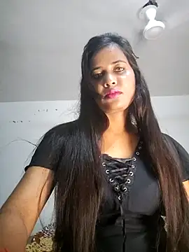 cute radhikaa online show from 11, 4, 2026