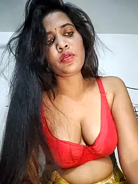 cute radhikaa online show from 22, 4, 2026
